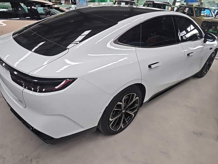 Geely Galaxy E8, 2025 — фото 7 из 9