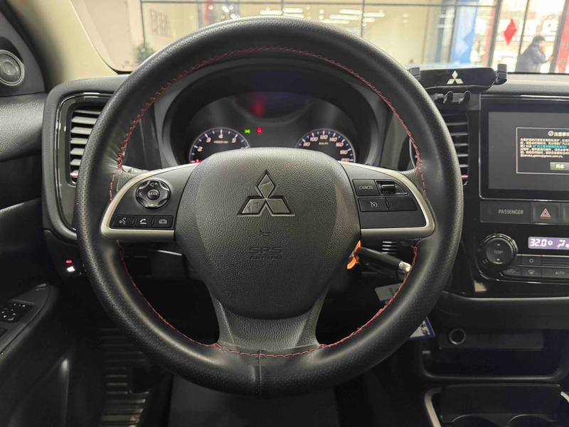 Mitsubishi Outlander, 2021 — фото 10 из 12