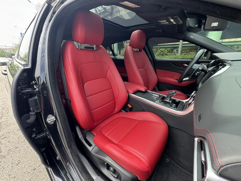 Jaguar XE L, 2024 — фото 9 из 10