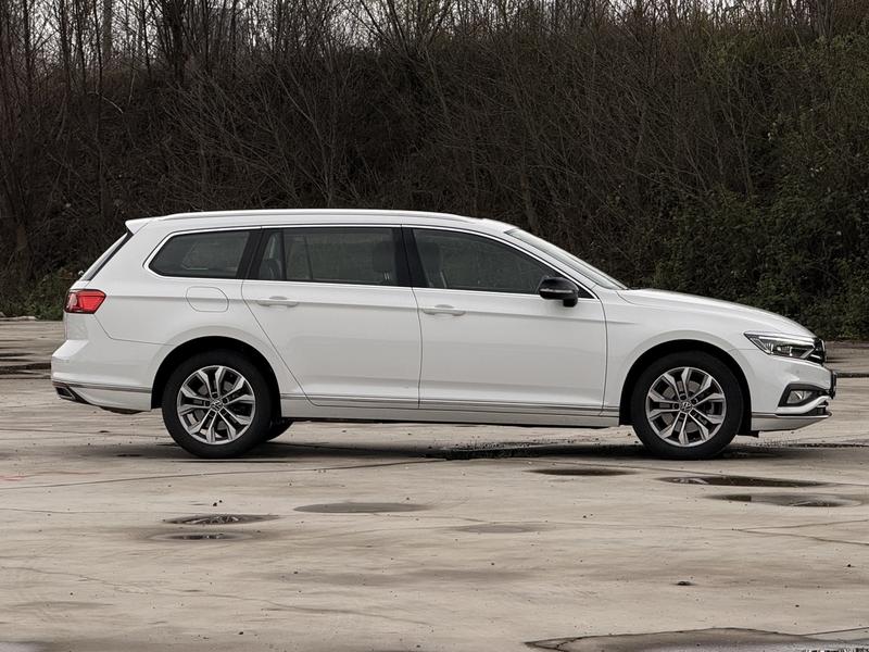 Volkswagen Passat Variant, 2022 — фото 8 из 12