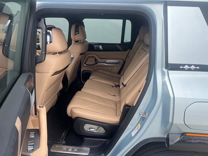 BYD FangChengBao Leopard 8, 2024 — фото 8 из 9