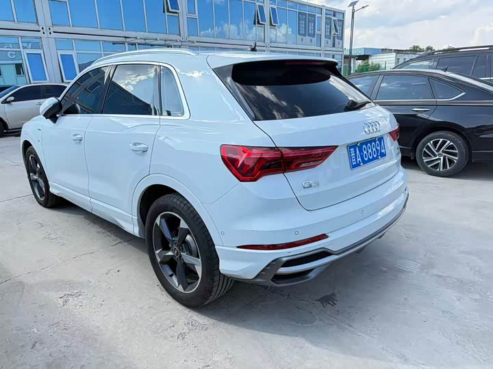 Audi Q3, 2021 — фото 3 из 9