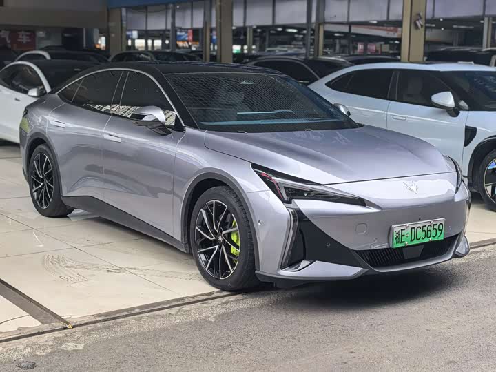 BAIC Arcfox Alpha S5, 2025 — фото 3 из 9