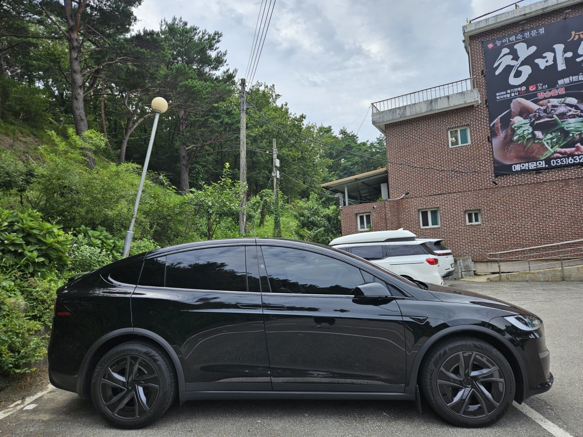 Tesla Model X, 2026 — фото 5 из 8
