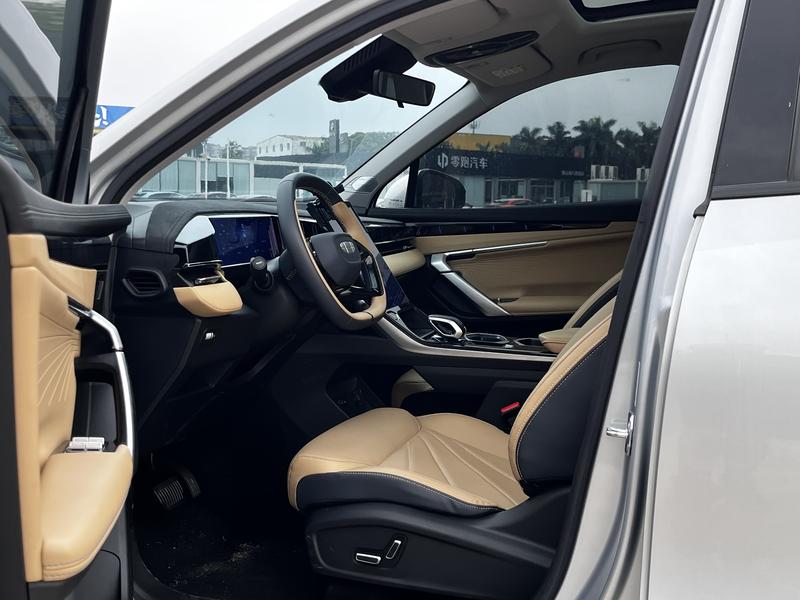 Geely Atlas L, 2024 — фото 11 из 12