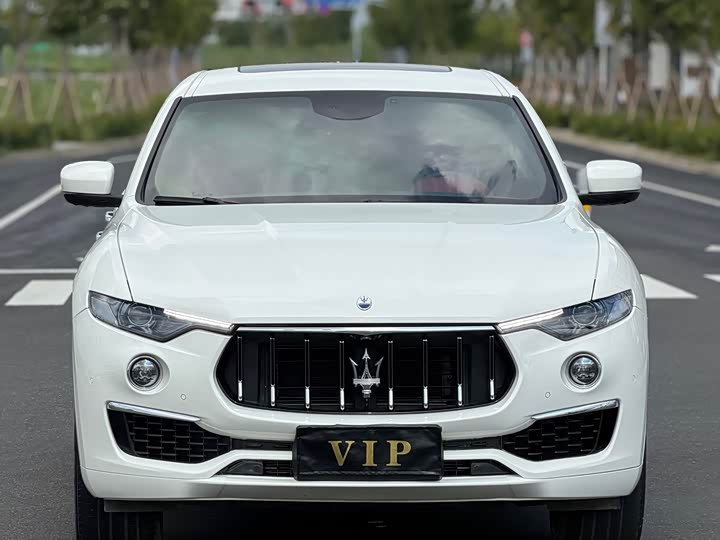 Maserati Levante, 2022 — фото 2 из 9
