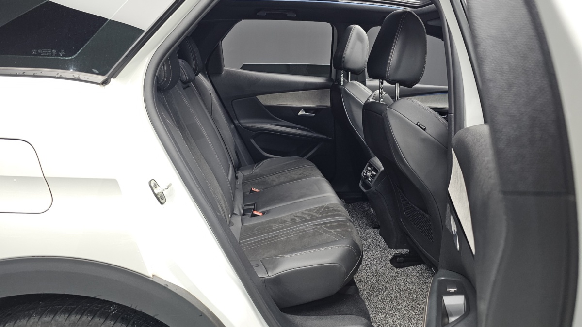 Peugeot 3008, 2021 — фото 11 из 12