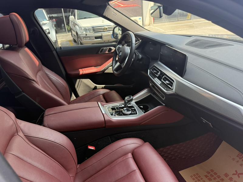 BMW X6, 2022 — фото 7 из 9