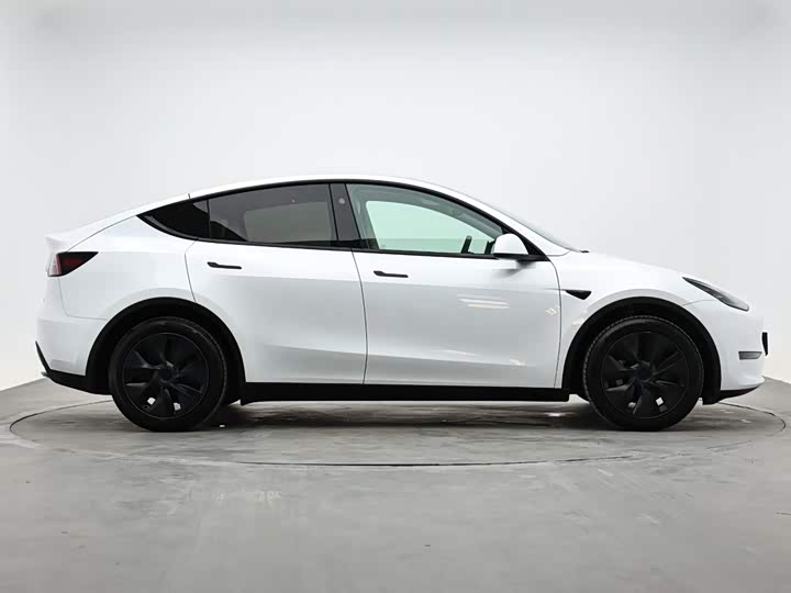 Tesla Model Y, 2024 — фото 5 из 9