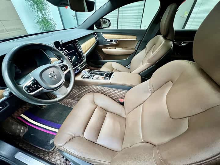 Volvo S90 Hybrid, 2024 — фото 4 из 9