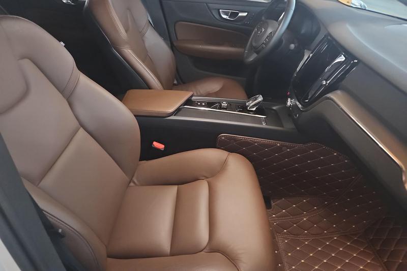 Volvo S60, 2023 — фото 9 из 12