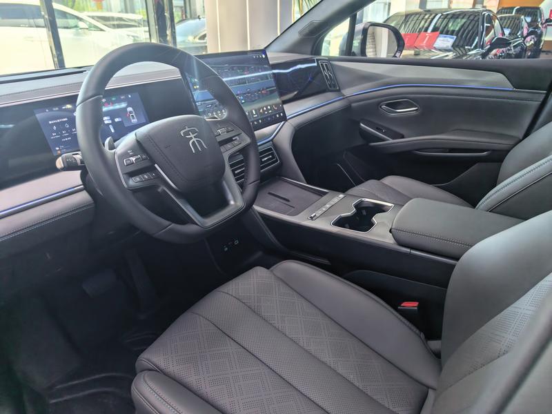 BYD Song L DM-i Hybrid, 2026 — фото 9 из 11
