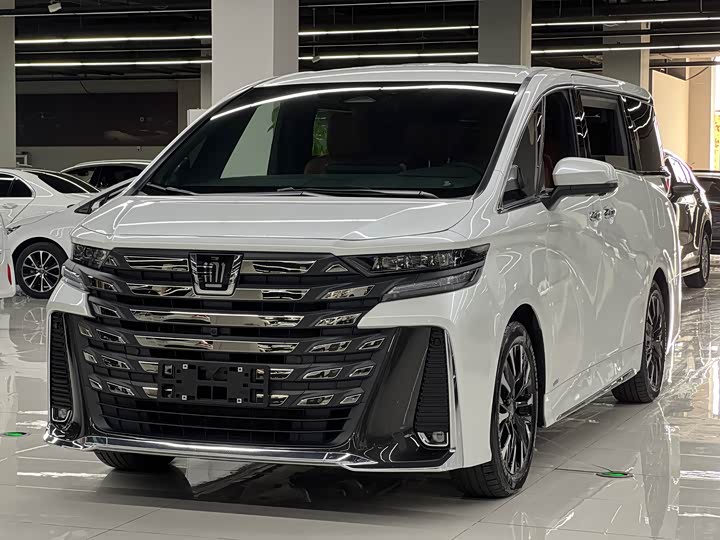 Toyota Vellfire, 2025 — купить в Смоленске под ключ