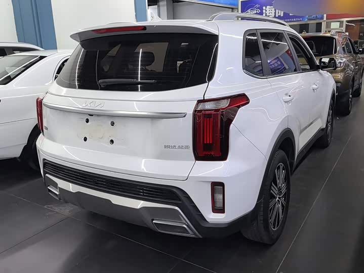 Kia Sportage GT-line, 2023 — фото 3 из 9