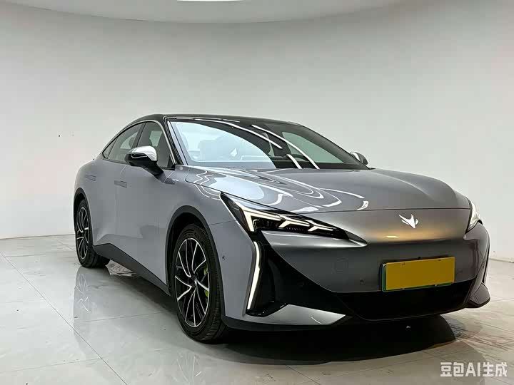 BAIC Arcfox Alpha S5, 2025 — фото 3 из 9