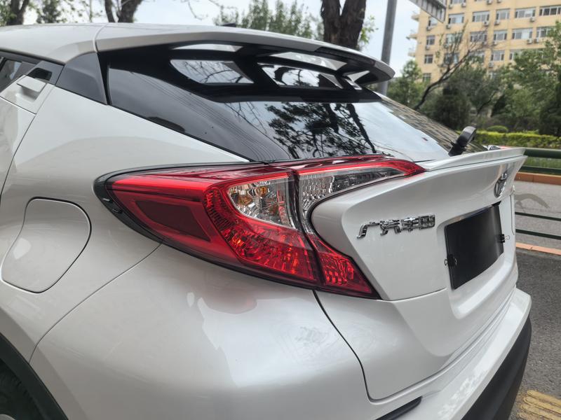 Toyota C-HR, 2023 — фото 7 из 12