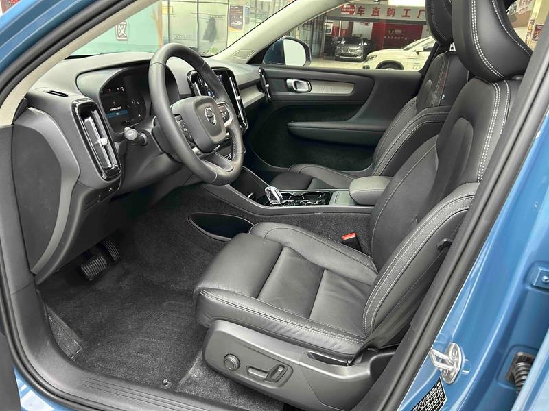 Volvo XC40, 2022 — фото 12 из 12