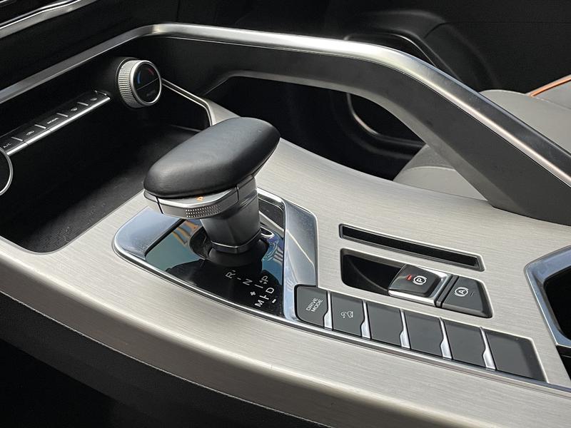 Geely Coolray, 2023 — фото 10 из 12