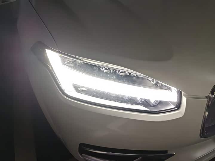Volvo XC90, 2023 — фото 7 из 9