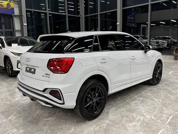 Audi Q2L, 2022 — фото 6 из 9