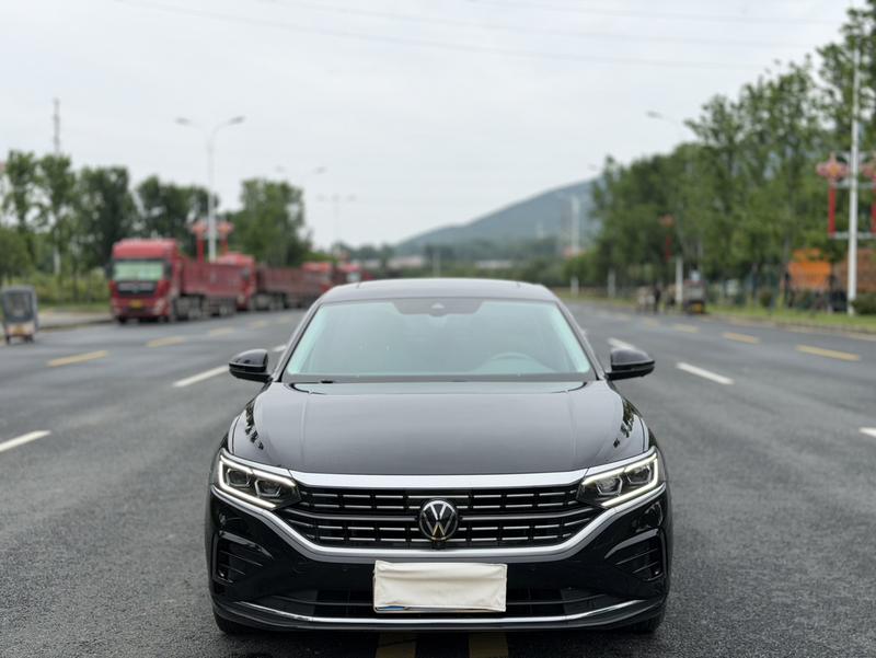 Volkswagen Passat, 2023 — фото 2 из 9