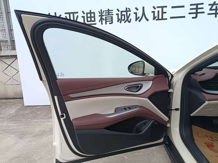 BYD Seal 07 DM-i Hybrid, 2025 — фото 7 из 9