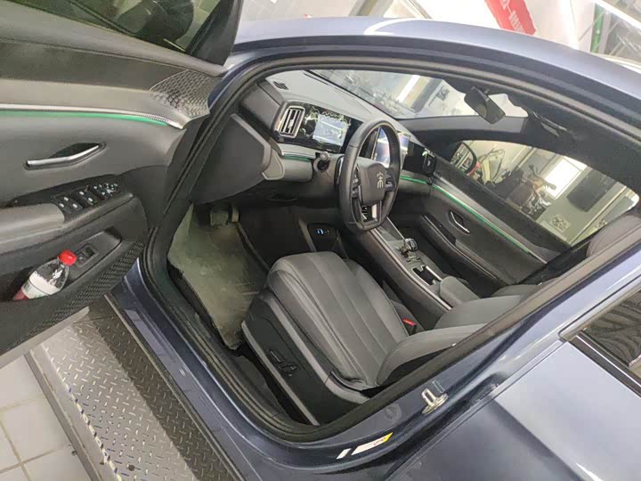 BYD Song Pro Hybrid, 2024 — фото 5 из 9