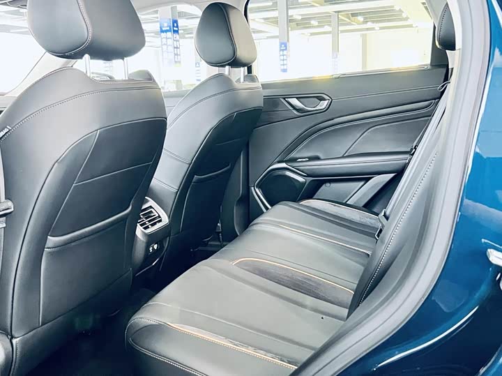 Wey Latte DHT Hybrid, 2024 — фото 4 из 9