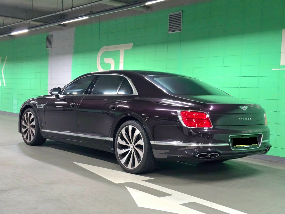 Bentley Flying Spur, 2024 — фото 4 из 12