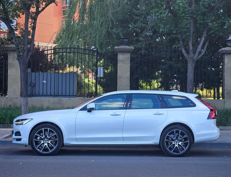 Volvo V90, 2023 — фото 3 из 12
