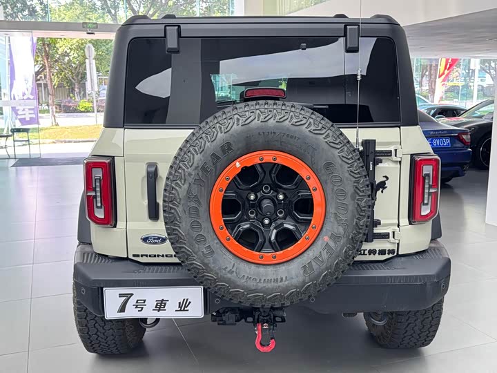 Ford Bronco, 2025 — фото 5 из 9