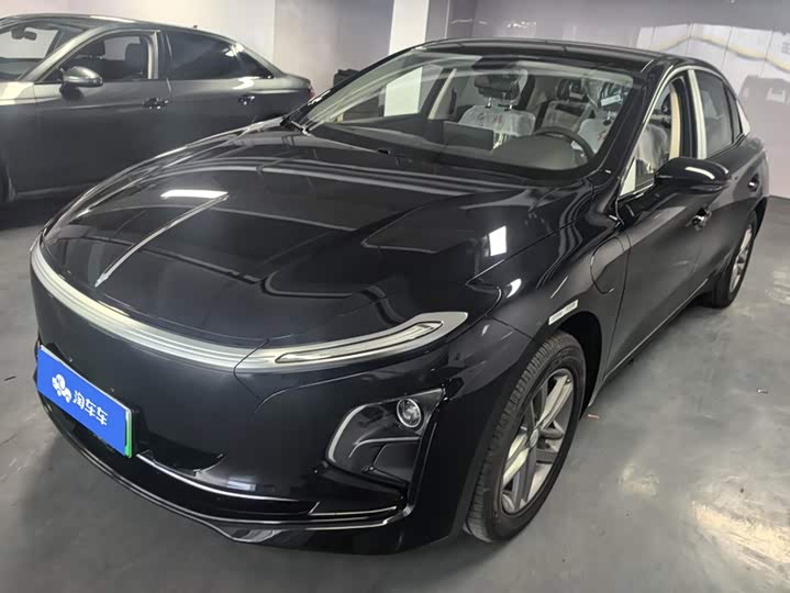 Hongqi E-QM5, 2026 — купить в Брянске под ключ