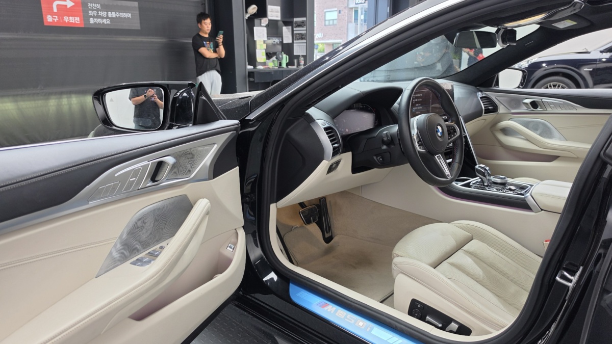 BMW 8 Series, 2022 — фото 9 из 12