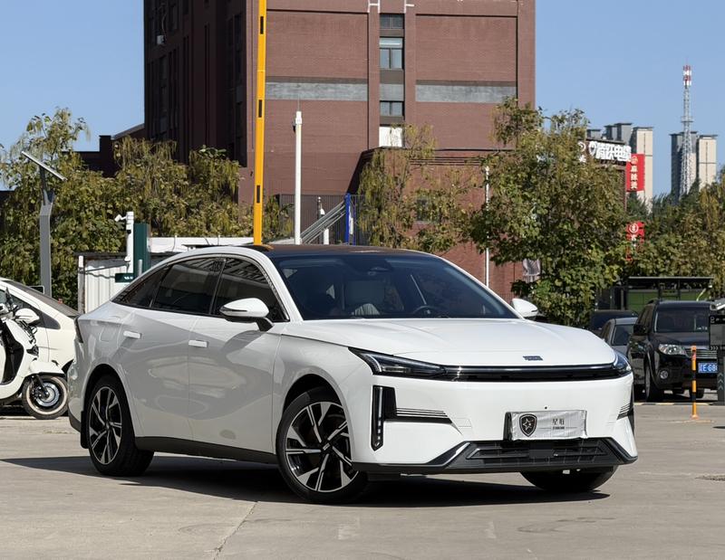 Geely Galaxy L6, 2024 — фото 3 из 12