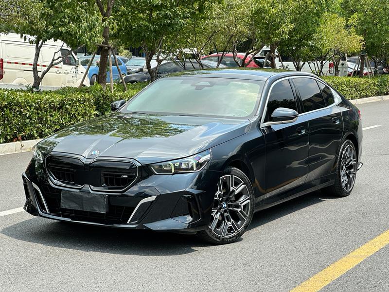 BMW 5 Series, 2024 — купить в Брянске под ключ
