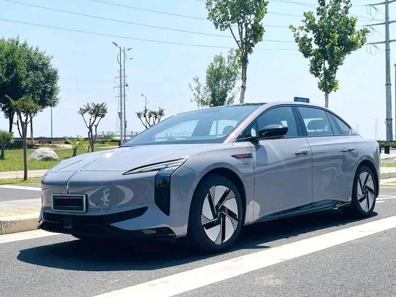 Hongqi EH7, 2025 — купить в Белгороде под ключ