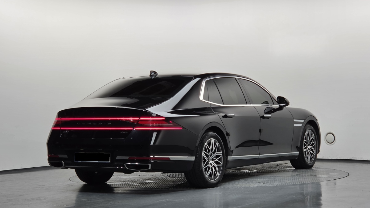 Genesis G90, 2022 — фото 2 из 12