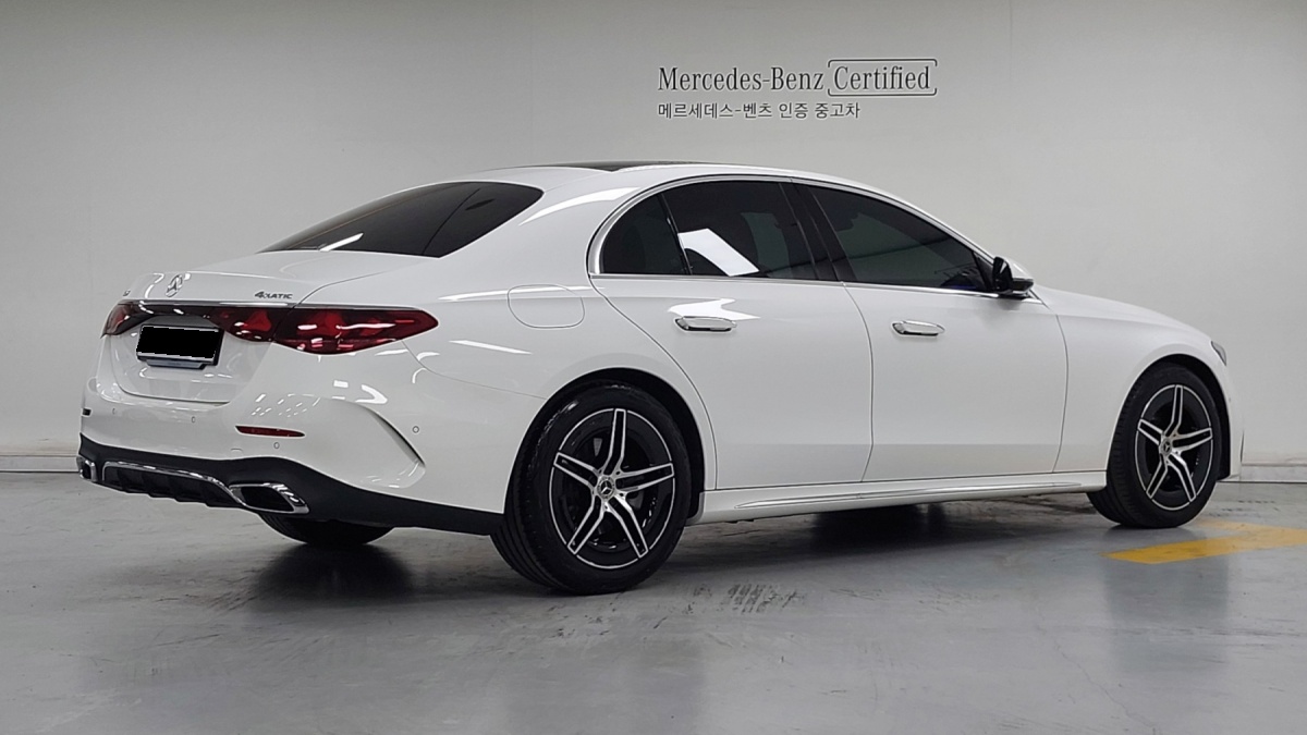 Mercedes-Benz E-Class, 2024 — фото 2 из 12