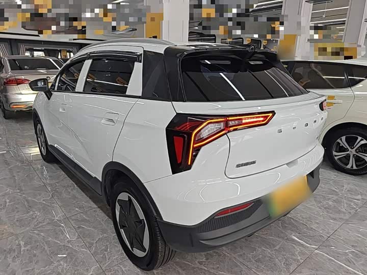 Geely Geometry E Firefly, 2024 — фото 5 из 9