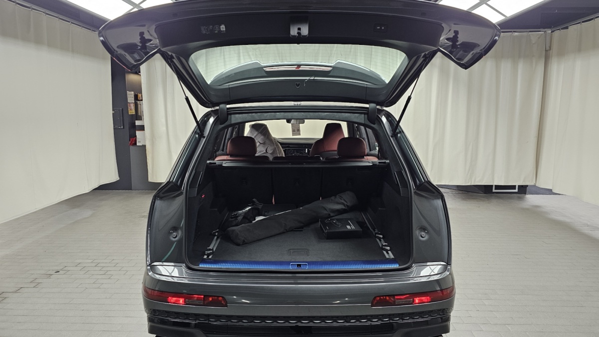 Audi SQ7, 2025 — фото 10 из 12