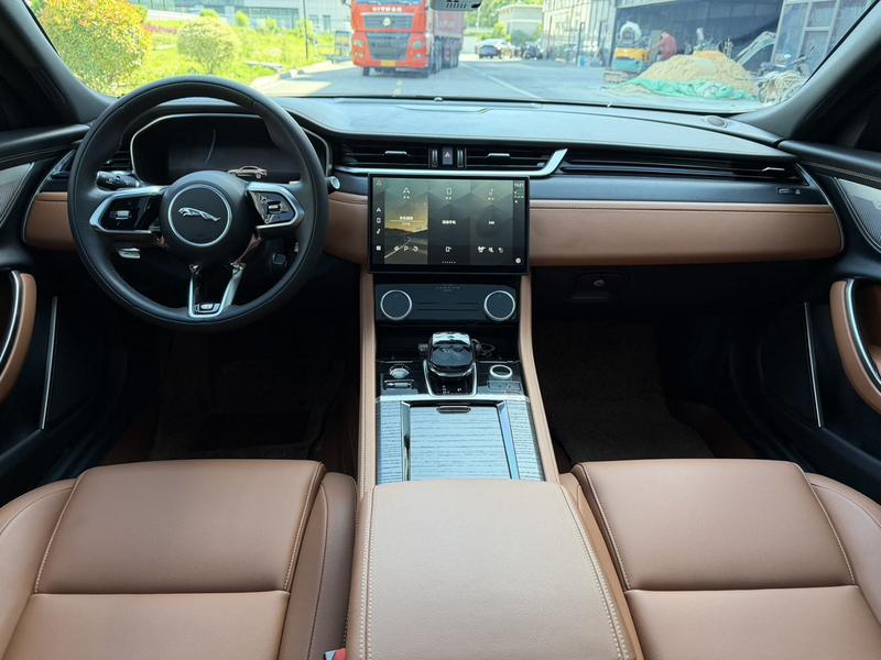 Jaguar XF L, 2023 — фото 6 из 12