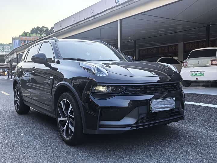 Lynk & Co 01 EM-P Hybrid, 2021 — фото 3 из 9