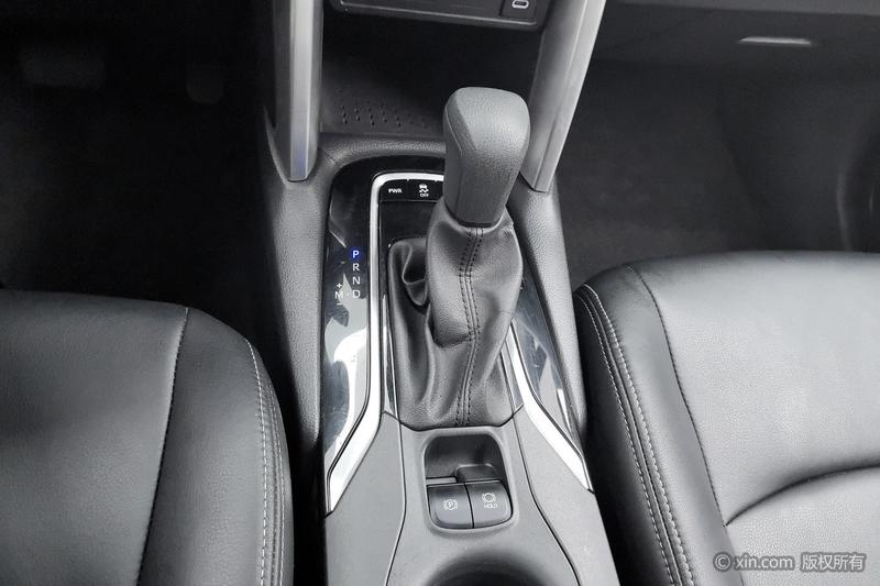 Toyota Corolla Cross, 2023 — фото 10 из 12