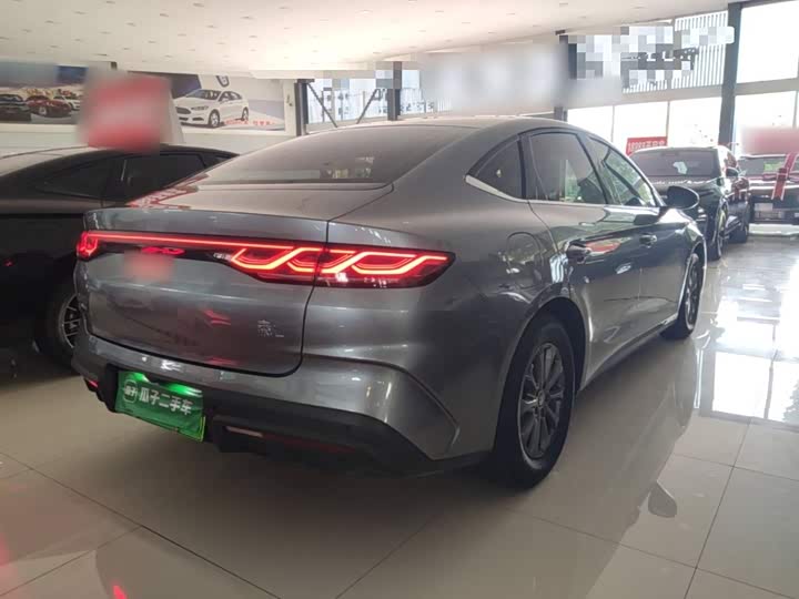 BYD Qin L, 2025 — фото 7 из 9