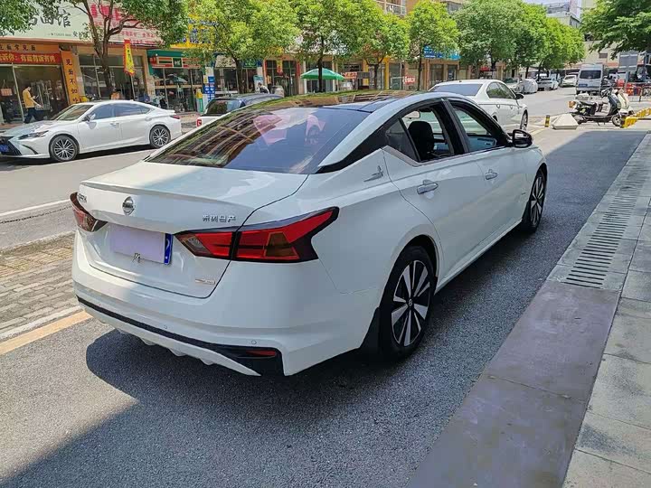 Nissan Teana, 2022 — фото 5 из 9