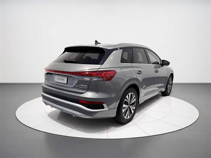 Audi Q4 e-tron, 2023 — фото 7 из 9