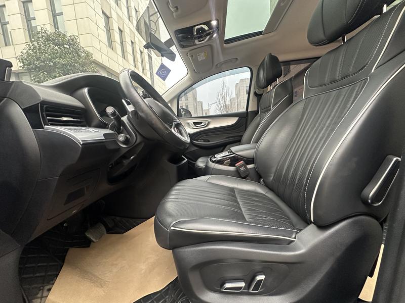 Roewe iMax 8, 2021 — фото 10 из 12
