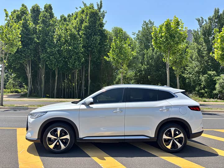 BYD Song Plus Hybrid/EV, 2023 — фото 5 из 9