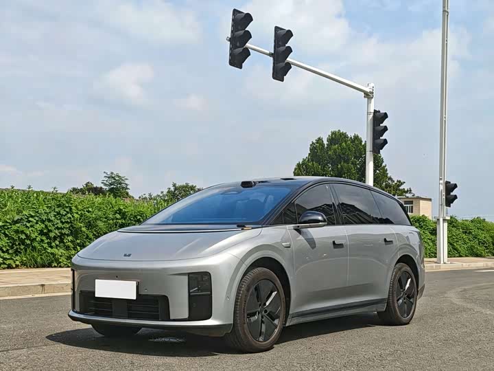 LiXiang i8, 2025 — купить в Чебоксарах под ключ