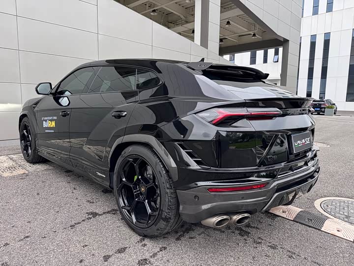 Lamborghini Urus, 2023 — фото 4 из 9